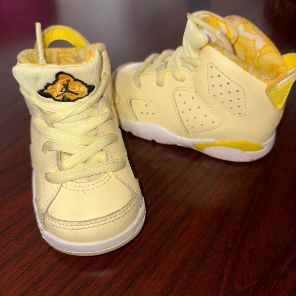 Jordan Kids Yellow Sneakers